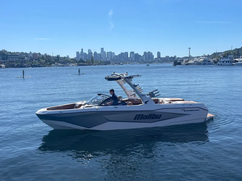 The Image of Malibu Wakesetter 25 LSV 2025 - 1
