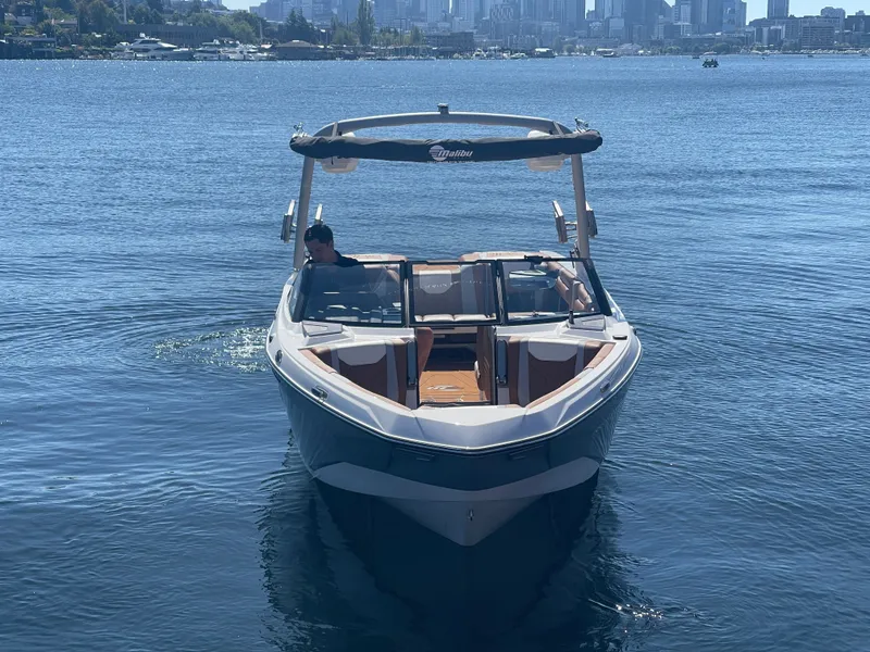 Slide: The Image of Malibu Wakesetter 25 LSV 2025 - 3