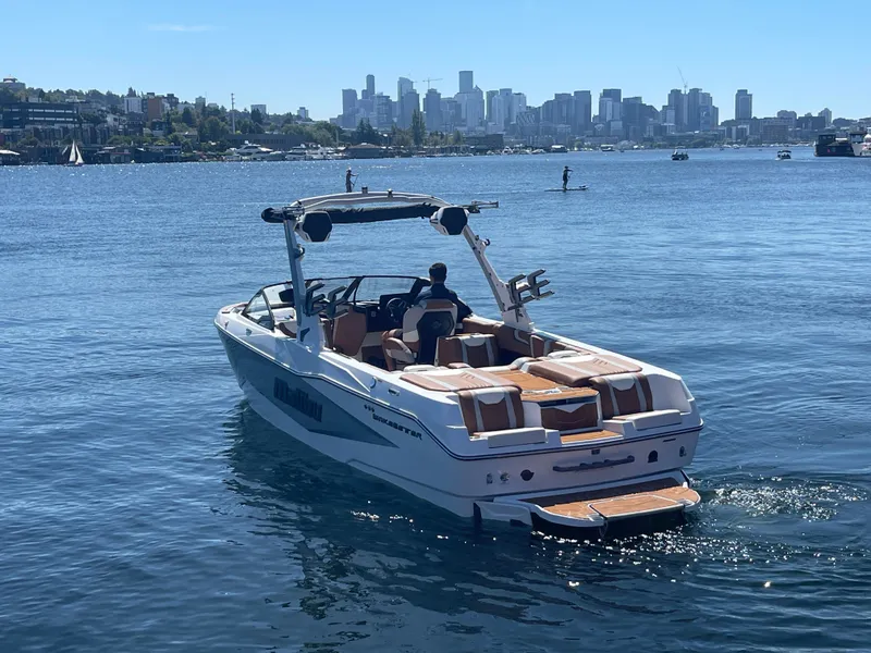 Slide: The Image of Malibu Wakesetter 25 LSV 2025 - 8