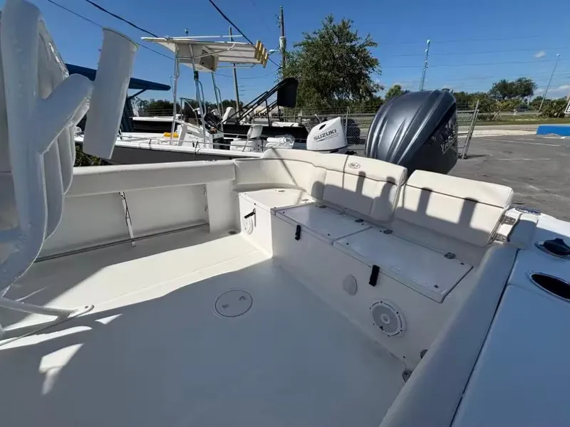 Slide: The Image of Sea Hunt Ultra 234 2021 - 11