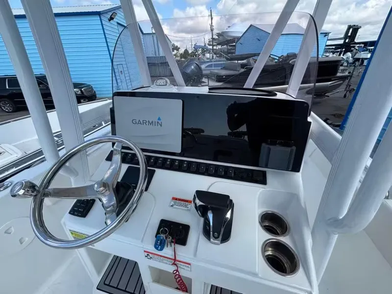 Slide: The Image of Sea Hunt Ultra 234 2021 - 9