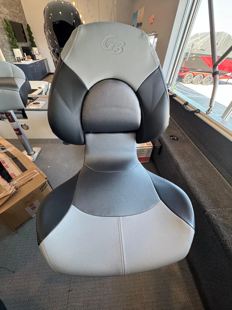 Slide: The Image of Modern G3 AV17SF 2025 boat seat in showroom, featuring ergonomic design and premium materials. - 10
