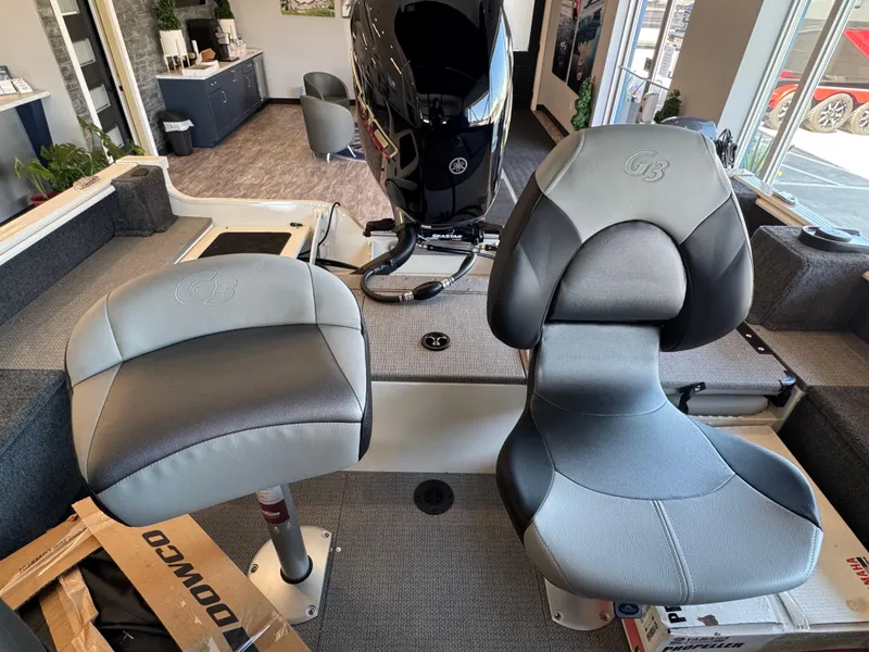 Slide: The Image of Two G3 AV17SF boat seats in showroom, 2025 model, with modern design and comfortable padding. - 11