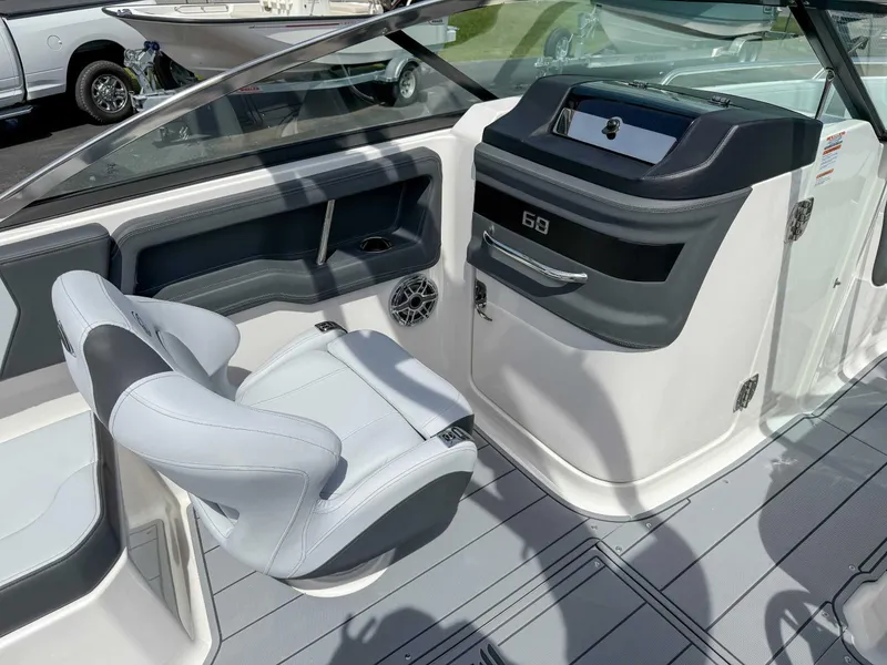 Slide: The Image of Chaparral 250 OSX 2025 - 19