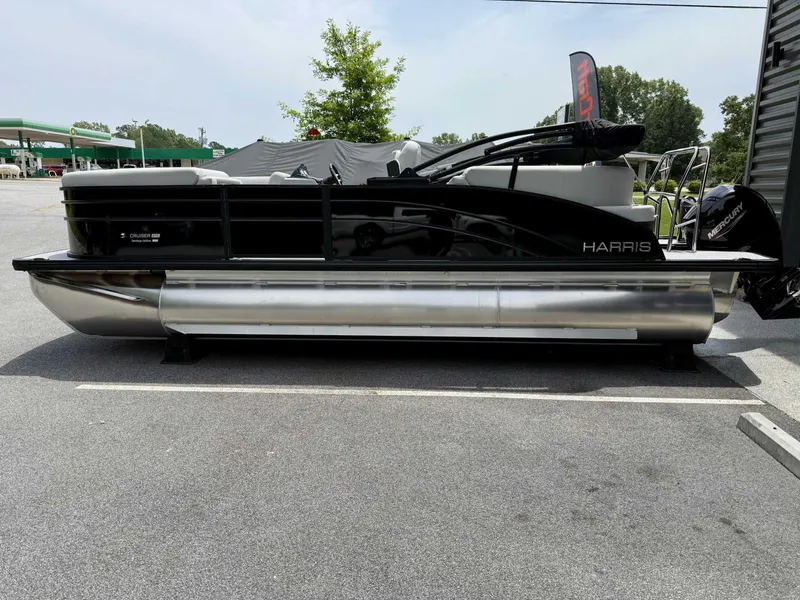 Slide: The Image of Harris Cruiser 210 CWDH (Heritage Edition) 2025 - 1