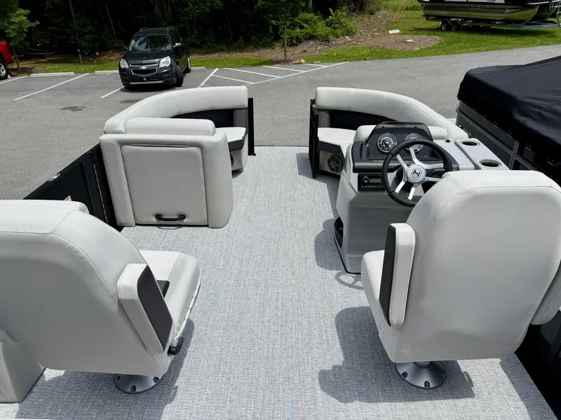 Slide: The Image of Harris Cruiser 210 CWDH (Heritage Edition) 2025 - 10