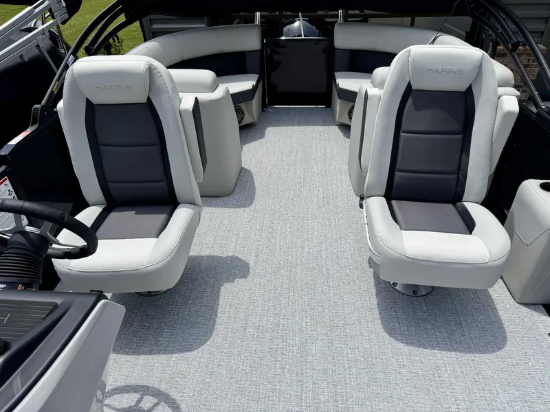 Slide: The Image of Harris Cruiser 210 CWDH (Heritage Edition) 2025 - 13