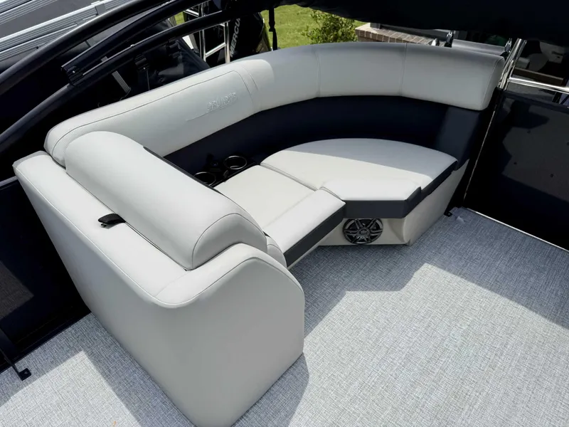 Slide: The Image of Harris Cruiser 210 CWDH (Heritage Edition) 2025 - 14