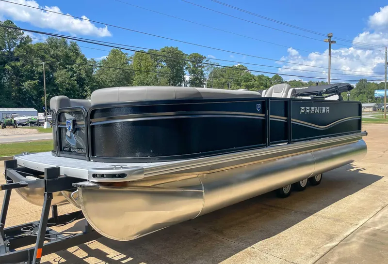 Slide: The Image of Premier 220 SUNSCAPE RL 2025 - 5