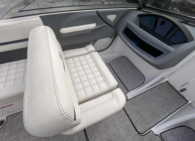 Slide: The Image of Cobalt R3 Surf 2021 - 13