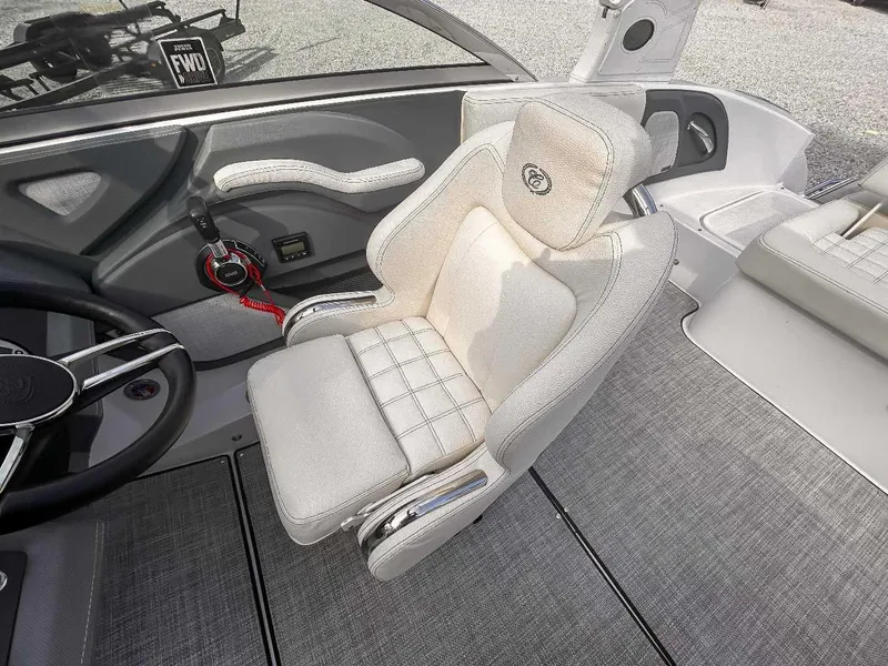 Slide: The Image of Cobalt R3 Surf 2021 - 14