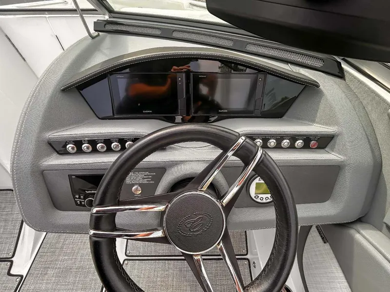 Slide: The Image of Cobalt R3 Surf 2021 - 15