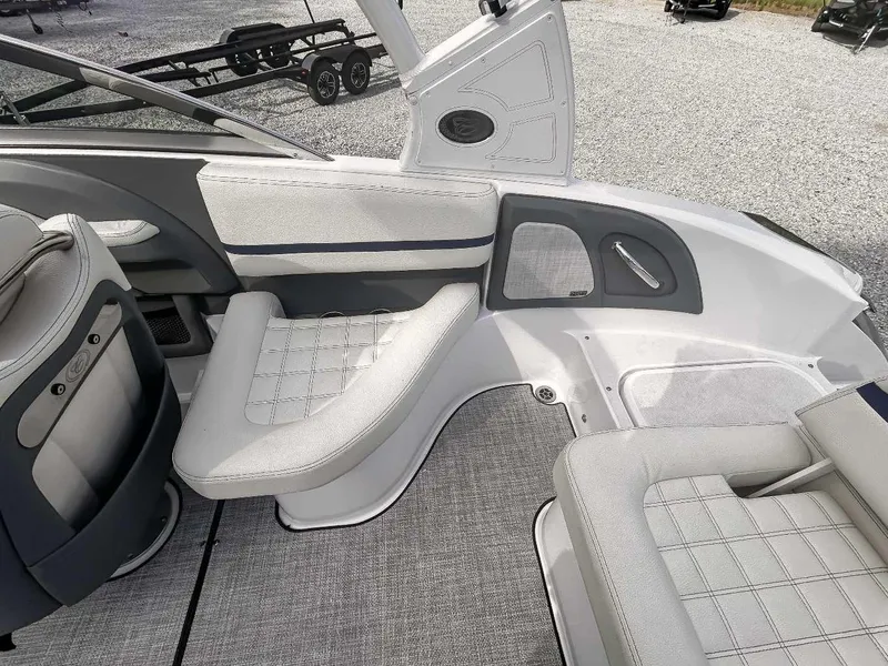 Slide: The Image of Cobalt R3 Surf 2021 - 16