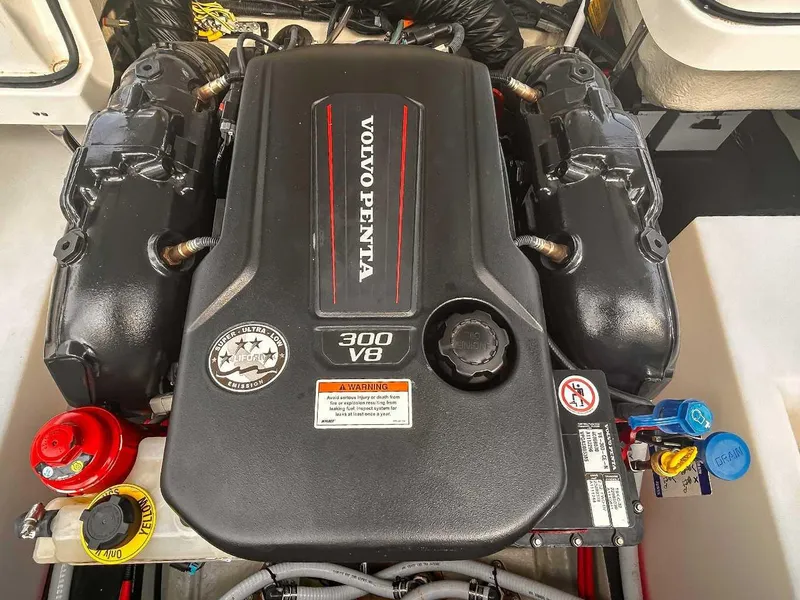 Slide: The Image of Cobalt R3 Surf 2021 - 19