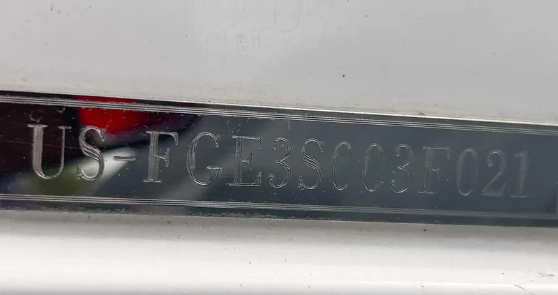 Slide: The Image of Cobalt R3 Surf 2021 - 21