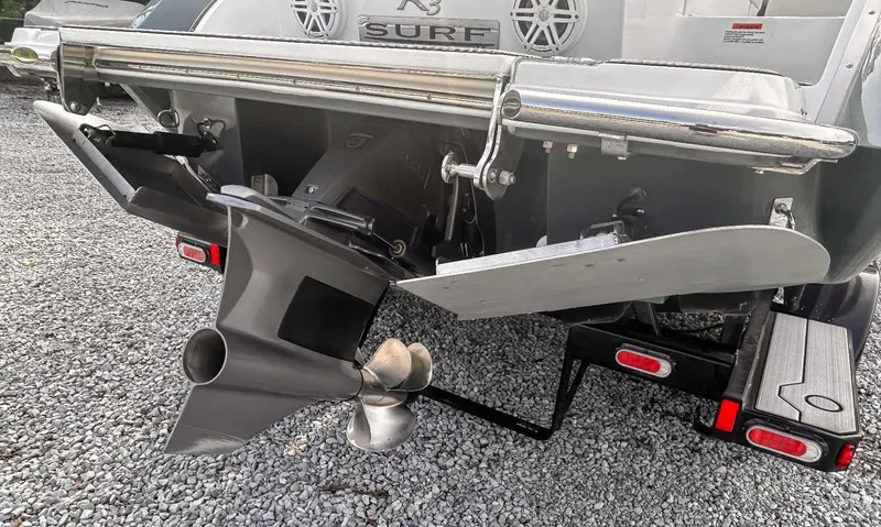 Slide: The Image of Cobalt R3 Surf 2021 - 8