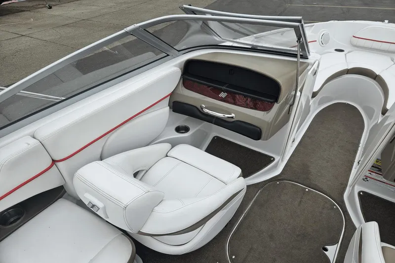 Slide: The Image of Four Winns H220 2008 - 11