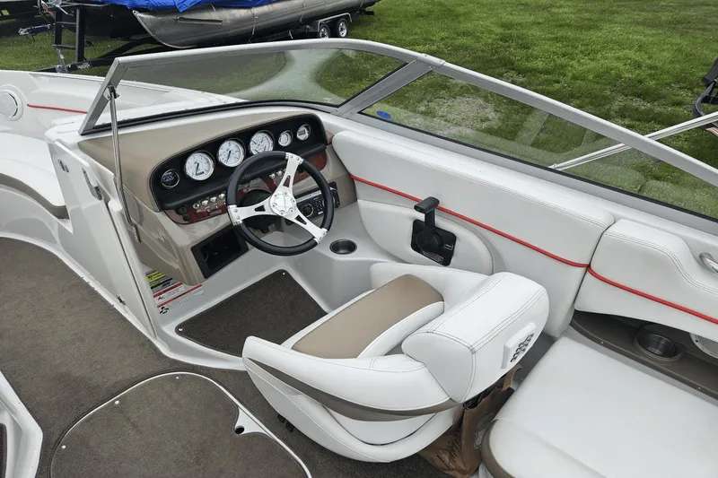 Slide: The Image of Four Winns H220 2008 - 12