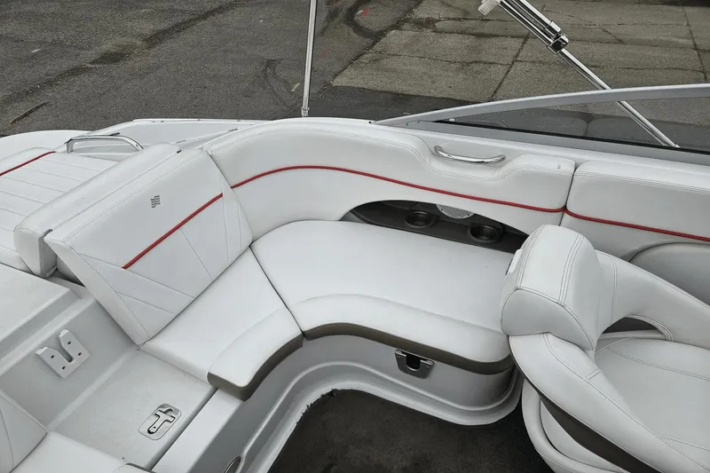 Slide: The Image of Four Winns H220 2008 - 18