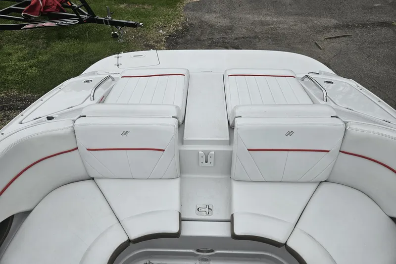 Slide: The Image of Four Winns H220 2008 - 19