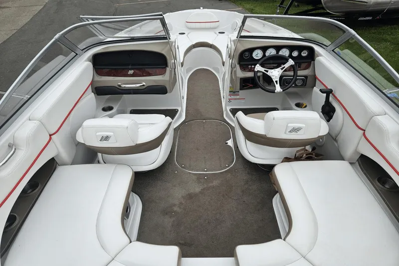 Slide: The Image of Four Winns H220 2008 - 21