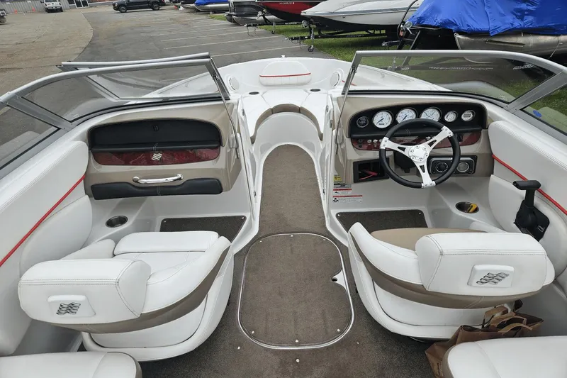 Slide: The Image of Four Winns H220 2008 - 22