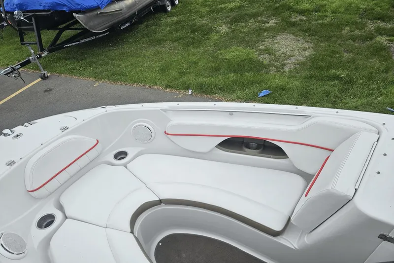 Slide: The Image of Four Winns H220 2008 - 7