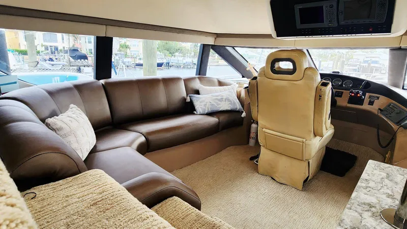 Slide: The Image of Carver 530 Voyager Pilothouse 1999 - 21