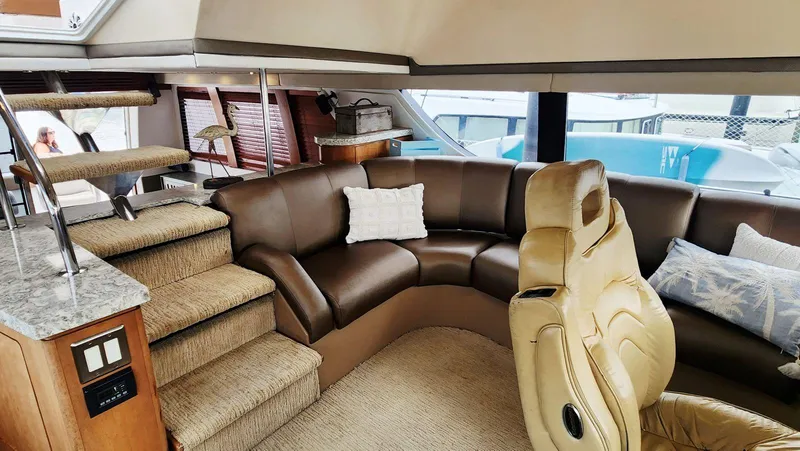 Slide: The Image of Carver 530 Voyager Pilothouse 1999 - 22