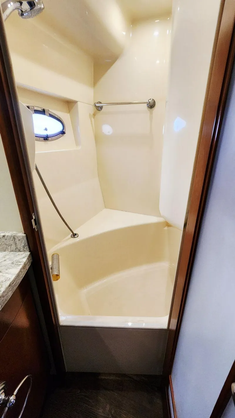 Slide: The Image of Carver 530 Voyager Pilothouse 1999 - 39