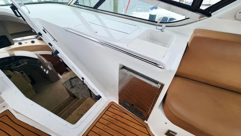 Slide: The Image of Carver 530 Voyager Pilothouse 1999 - 56
