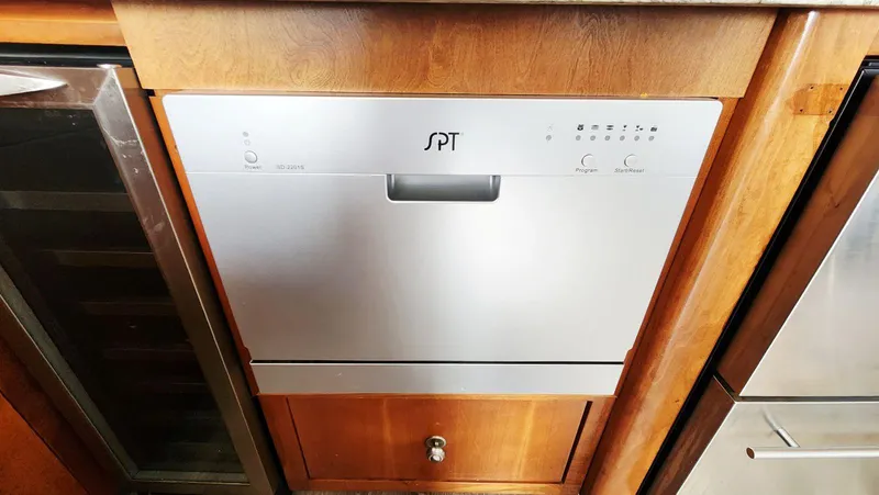 Slide: The Image of Carver Yachts 530 Voyager Pilothouse 1999 - 15