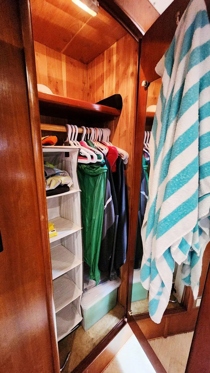 Slide: The Image of Carver Yachts 530 Voyager Pilothouse 1999 - 37