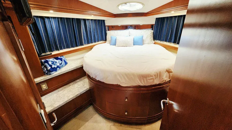 Slide: The Image of Carver Yachts 530 Voyager Pilothouse 1999 - 43