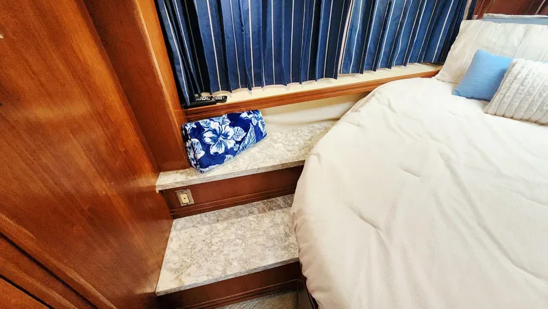 Slide: The Image of Carver Yachts 530 Voyager Pilothouse 1999 - 46