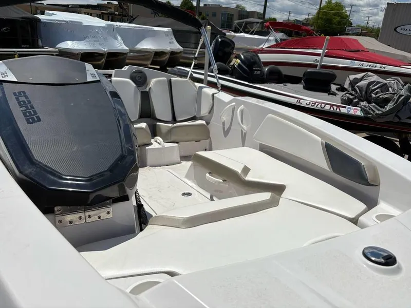 Slide: The Image of Scarab 165 HO 2015 - 3