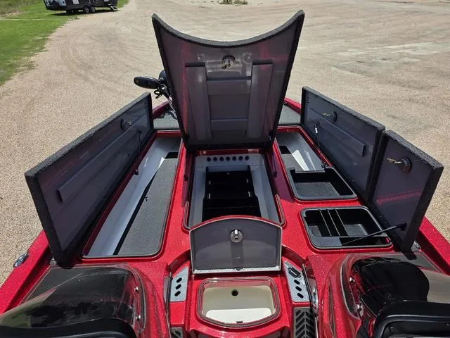 Slide: The Image of Caymas CX21 Pro 2023 - 21