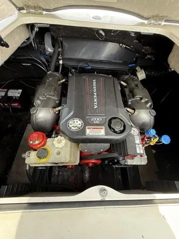 Slide: The Image of Stingray 215 LR 2020 - 15