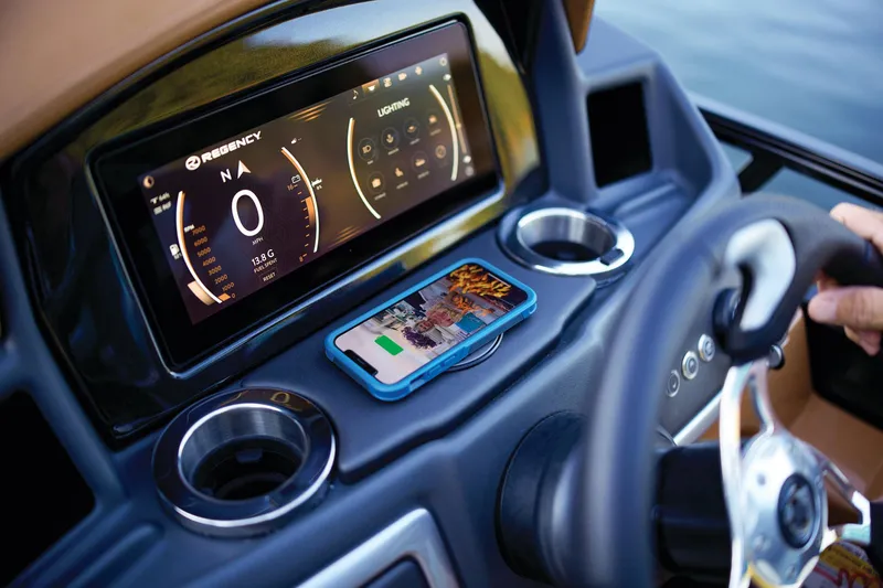 Slide: The Image of Regency 250 LE3 Sport 2025 - 86