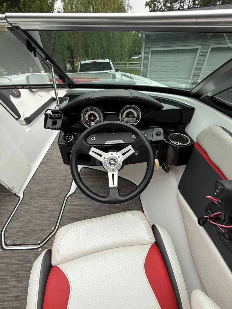 Slide: The Image of Four Winns HD2 RS Surf 2021 - 12