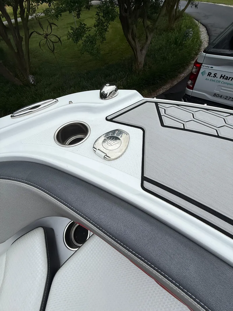 Slide: The Image of Four Winns HD2 RS Surf 2021 - 22