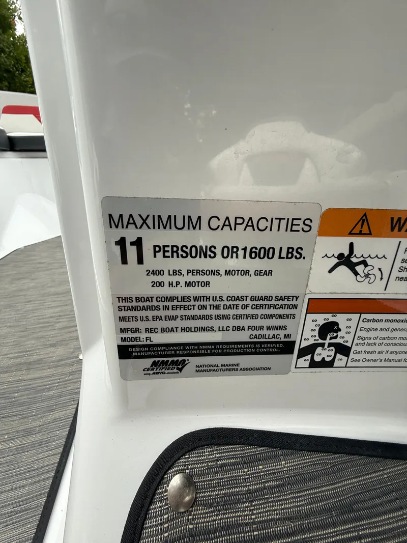 Slide: The Image of Four Winns HD2 RS Surf 2021 - 25