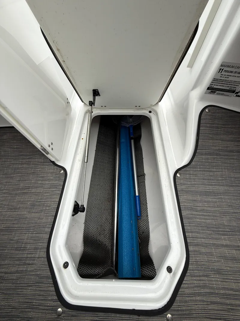 Slide: The Image of Four Winns HD2 RS Surf 2021 - 26