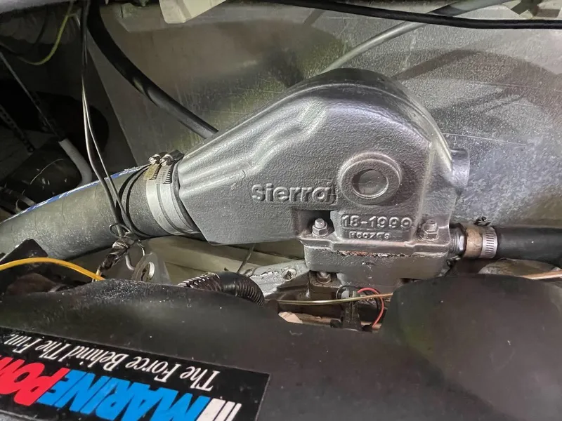 Slide: The Image of Tollycraft 34 Tri-Cabin 1979 - 33