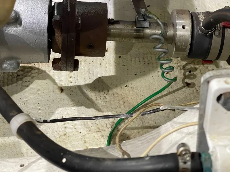 Slide: The Image of Tollycraft 34 Tri-Cabin 1979 - 37