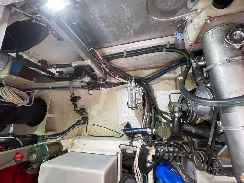 Slide: The Image of Tollycraft 34 Tri-Cabin 1979 - 39