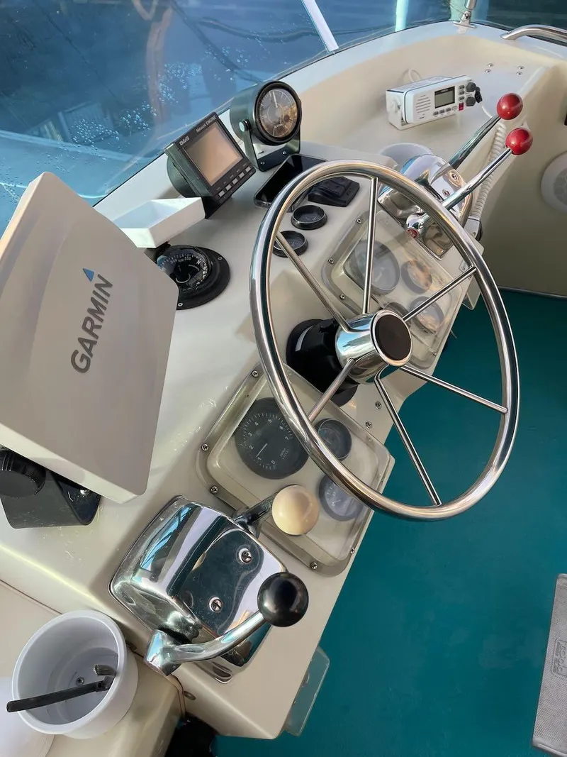 Slide: The Image of Tollycraft 34 Tri-Cabin 1979 - 4