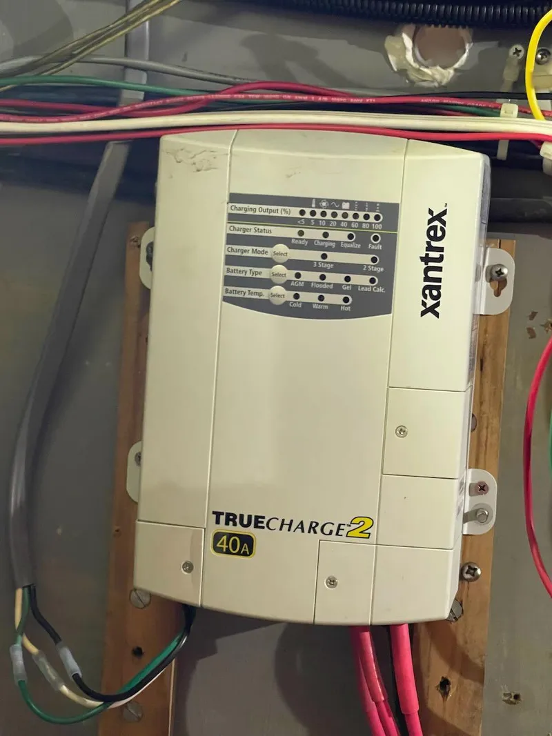 Slide: The Image of Tollycraft 34 Tri-Cabin 1979 - 43