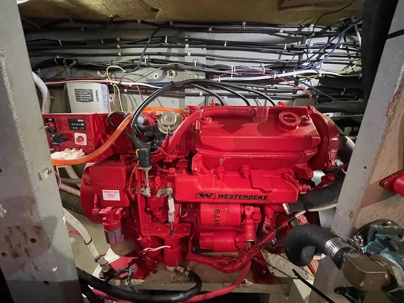 Slide: The Image of Tollycraft 34 Tri-Cabin 1979 - 48