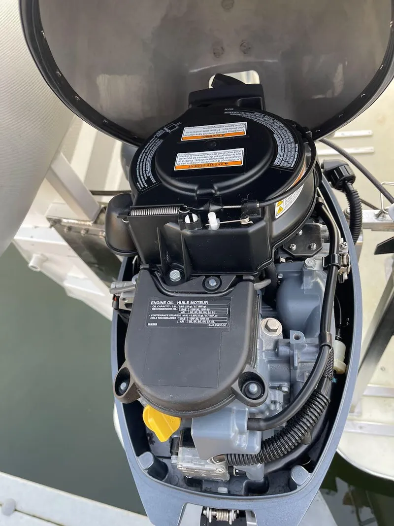 Slide: The Image of Tollycraft 34 Tri-Cabin 1979 - 54